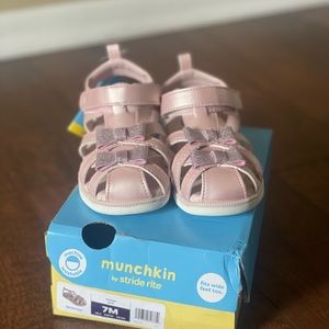 Stride rite Munchkin Mattie Pink sandals